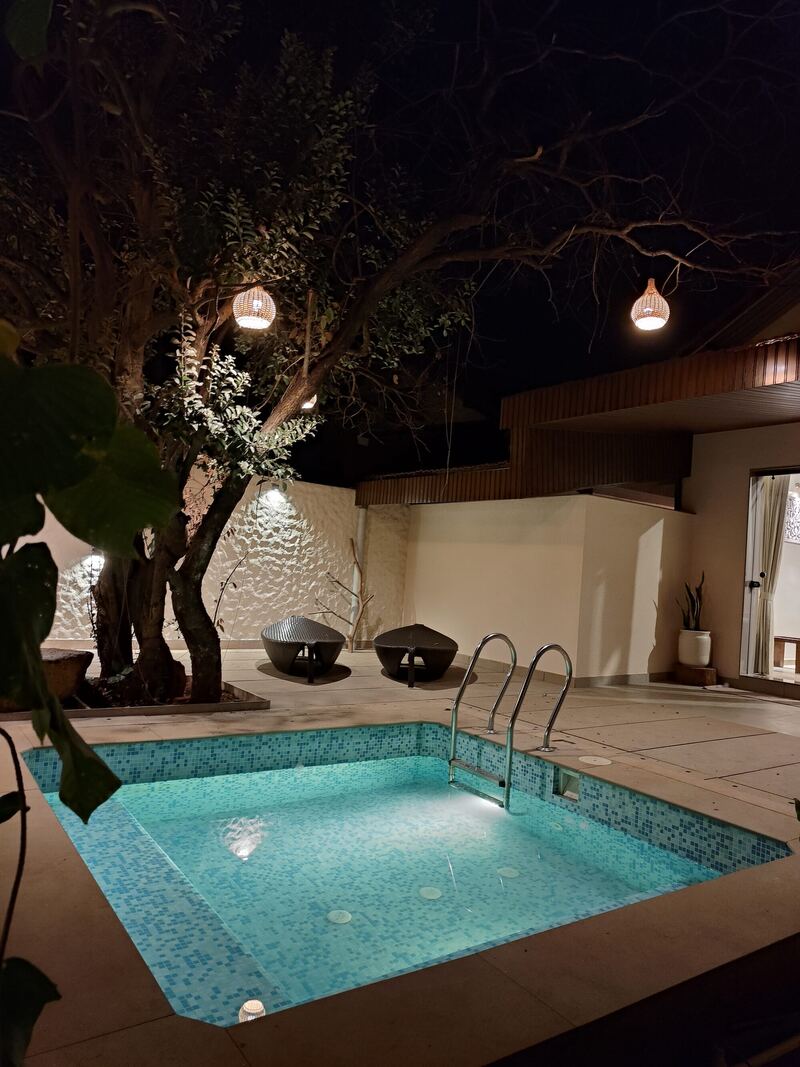 Oasis Suite, private heated plunge pool at Seven Seeds Countryside, Mulshi (photo 3)